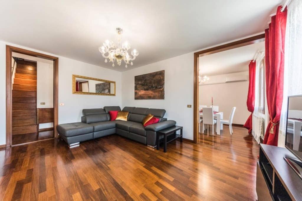 Rialto Apartment With Canal Grande View Venice Exterior photo