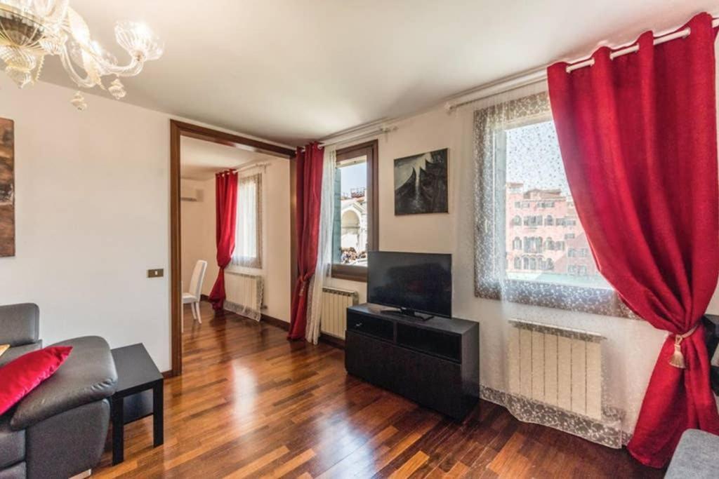 Rialto Apartment With Canal Grande View Venice Exterior photo