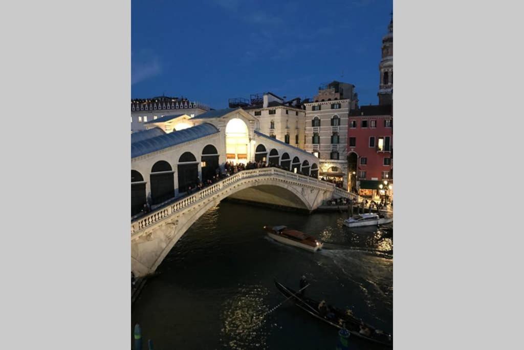 Rialto Apartment With Canal Grande View Venice Exterior photo